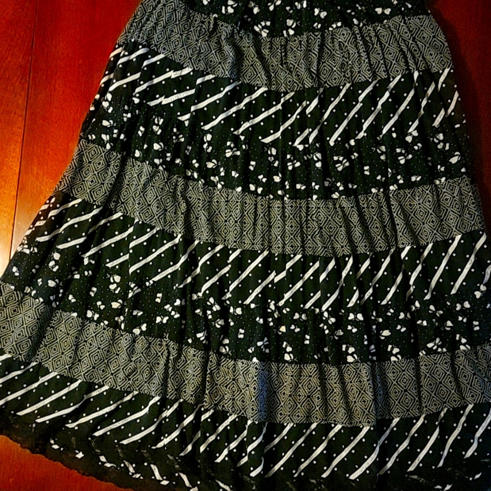 Women's bohemian style skirt with built in lining by Highgate Ltd size Large